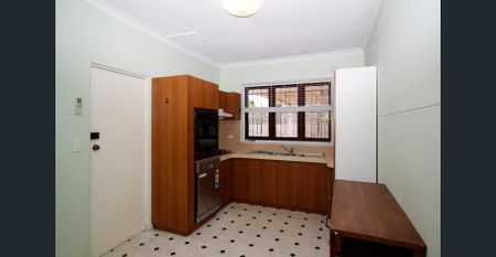 3 Bedroom Home with Good Sized Bedrooms - Photo 3