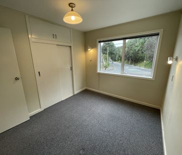 Bright & Secure 2-Bedroom Apartment with Balcony and Garage – Unbea... - Photo 3