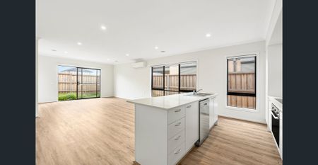 Brand New Luxury Home - 4 Bedrooms, 4 Bathrooms, Double Garage in the Heart of Manor Lakes - Photo 5