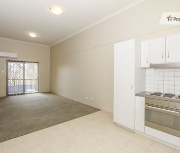 TIDY 2 BEDROOM IN SECURE COMPLEX - Photo 4