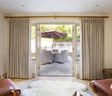 4 bedroom semi-detached house to rent - Photo 3