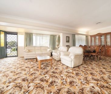 ACREAGE LIFESTYLE IN PRIME RABY LOCATION !!! - Photo 1