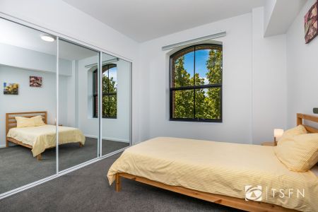 Fully Furnished Two Bedroom Apartment - Available September 2026 - Photo 3