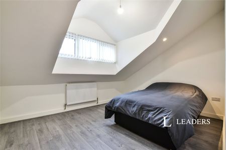 3 bedroom house to rent Victory Street, Manchester, Greater Manchester, M14 - Photo 2