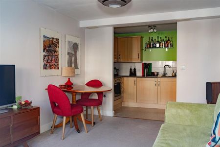 2 bedroom apartment to rent - Photo 2