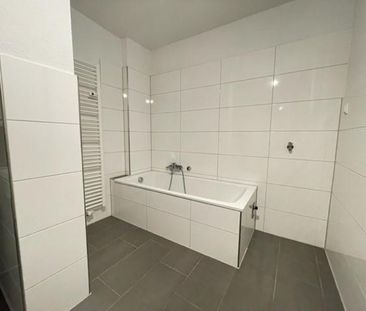 *Balkon*saniert*Wannenbad*super Lage* - Photo 1