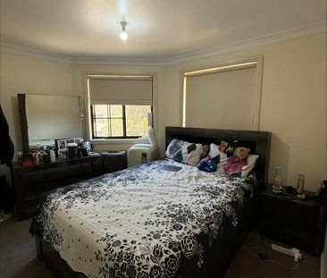 For Rent: Spacious Freestanding 3 Bedroom Townhouse with Lock-Up Ga... - Photo 5