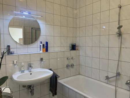 Reserviert! Großzügige, helle 3-Zimmer-Wohnung mit Südbalkon in Passau-Maierhof! - Foto 3