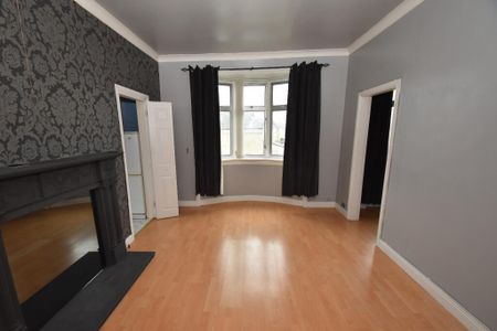 3 Bed Flat, Gladsmuir Road, G52 - Photo 2