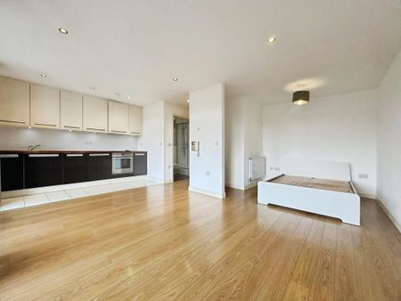 Studio to rent - Photo 2