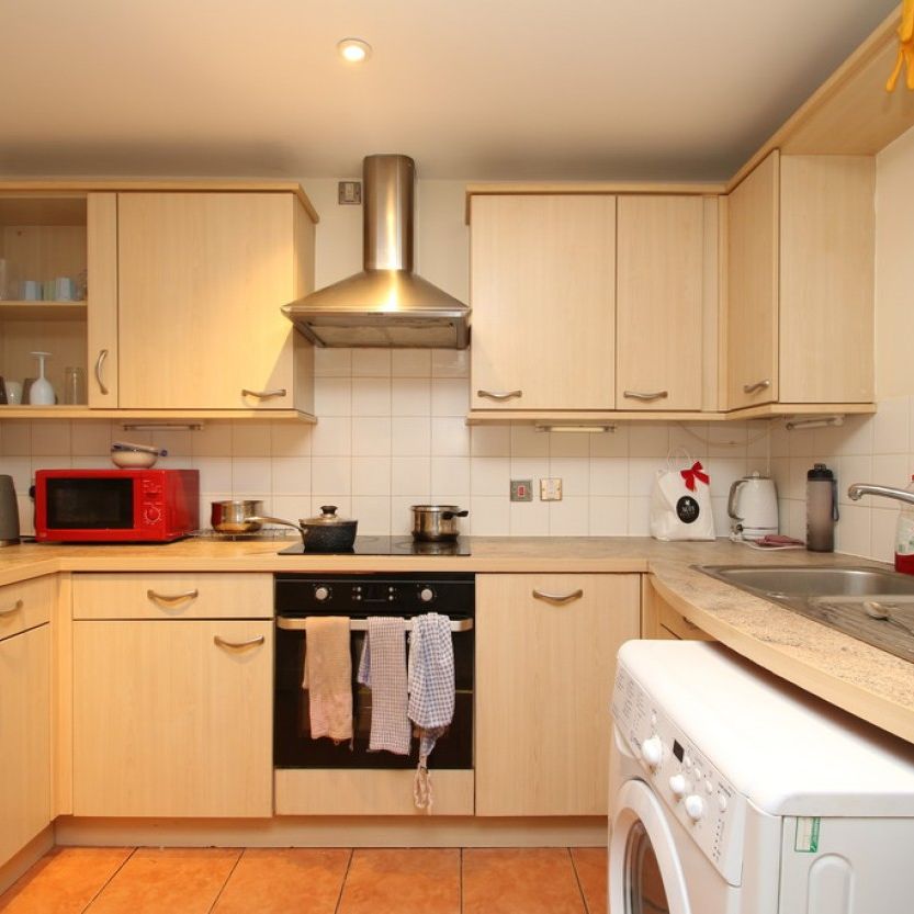 2 bed Apartment for Rent - Photo 1