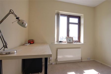 3 bedroom semi-detached house to rent - Photo 4