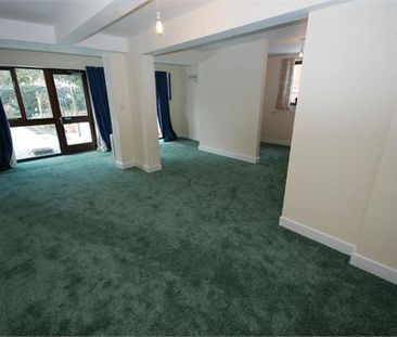 1 bedroom ground floor flat to rent - Photo 2