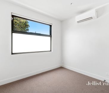 8a Russell St, Prahran - Photo 2