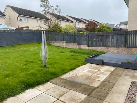 5 Balquharn Drive, Portlethen, Aberdeen, AB12 4AG - Photo 2