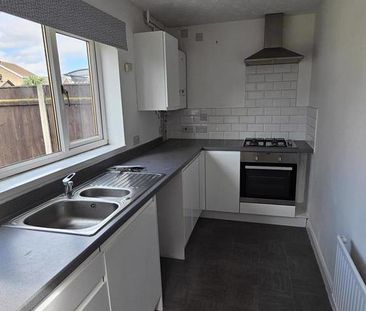 2 bedroom semi-detached house to rent - Photo 3