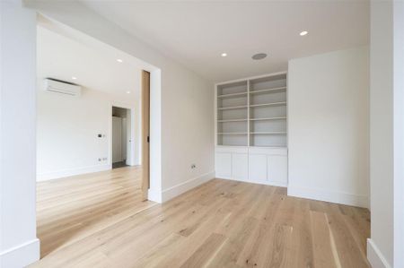 5 bedroom detached house to rent - Photo 3