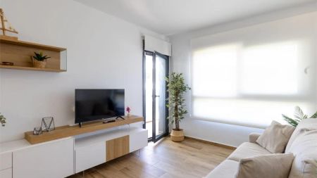 Piso de alquiler en Calle Gigantes y Cabezudos, 9, Villamartín - Las Filipinas - Photo 2