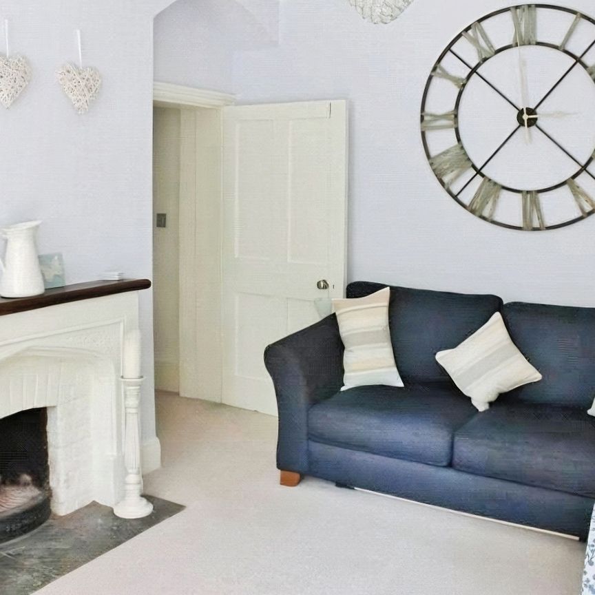 Coopers Hill Lane, Englefield Green, Egham, Surrey, TW20 0JY - Photo 1