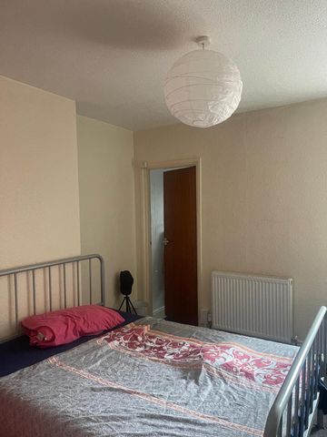 3 bed house to rent in Hythe Hill, Colchester - Photo 3