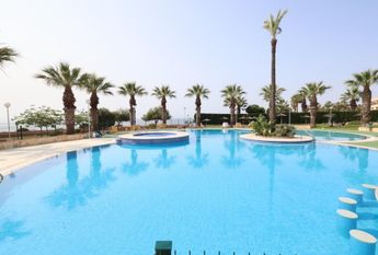 Apartamento bajo en Aguamarina.