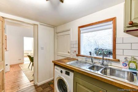 3 bedroom property to rent in Hove - Photo 5