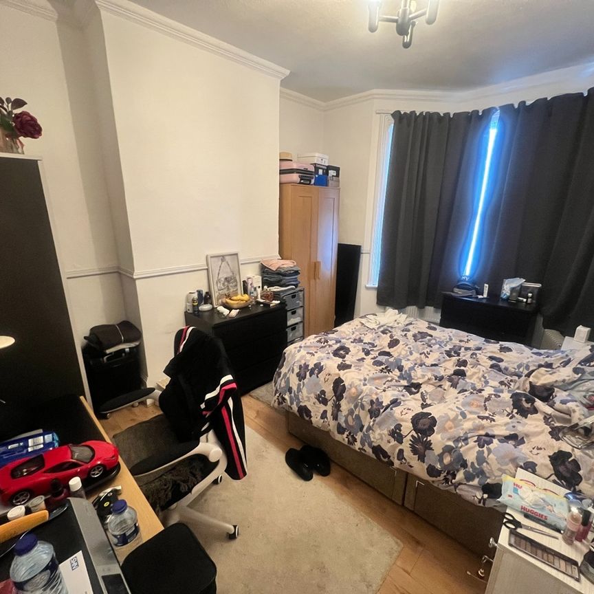 2 Bed Maisonette, Eastcote Road, HA2 - Photo 1