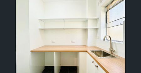 Spacious 2 bedroom unit with garage and balcony**1st Open Inspection Wednesday from 1-1.15pm (No prior access)** - Photo 5