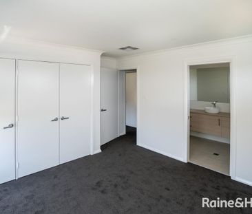 THREE BEDROOM DELIGHT - Photo 4