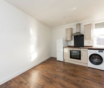 1 Bed Flat, Rifle Street, NG7 - Photo 6