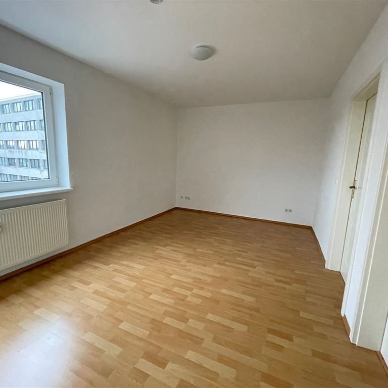 Zentrale, schöne 2,5-Zimmer-Wohnung am Kuhberg in Bahnhofsnähe ! - Foto 1