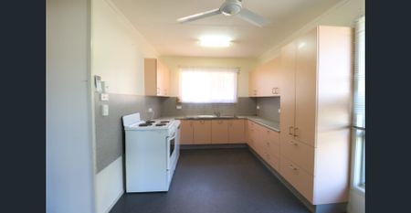 Sitting Rosey on Rosella - Photo 5