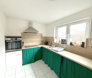 Trier-Heiligkreuz: Moderne, helle 2-Zimmer-Wohnung mit Balkon, Einb... - Photo 1