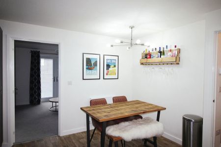 3 bedroom semi-detached house to rent - Photo 3