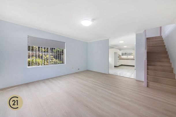Modern 3-Bedroom + Study Townhouse in Prime North Parramatta Location - Photo 1