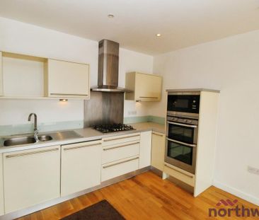 2 bedroom flat to rent - Photo 6