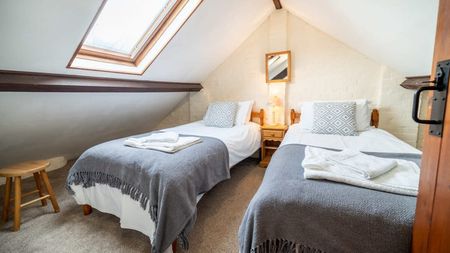 Farmhouse - Photo 3