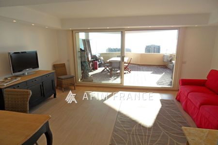 Boulevard Guynemer, magnifique studio meublé en étage élevé da - Photo 3