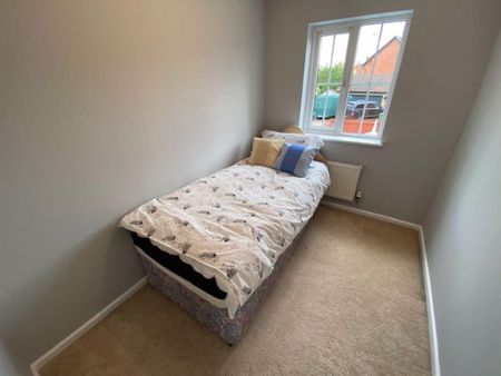 3 bedroom semi-detached house to rent - Photo 5