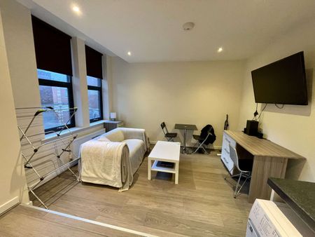 Flat 4, Refuge Assurance House, 41 Church Street, S1 2GL - Photo 4