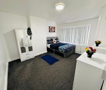 1 bedroom in a house share to rent - Photo 4