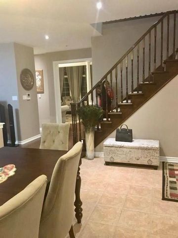 For Lease - 135 Stonechurch Crescent, Markham, Ontario - Photo 4