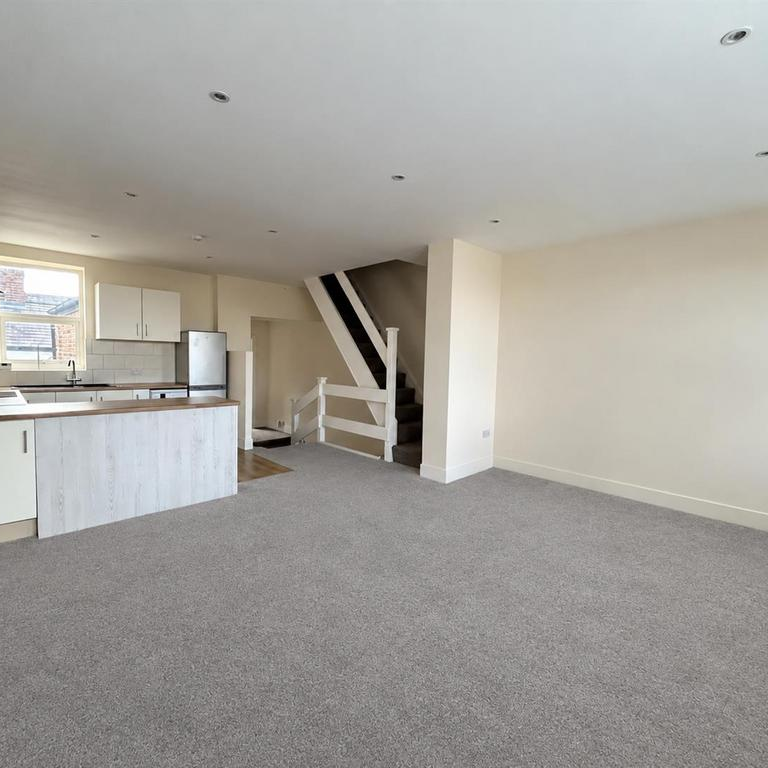 2 bedroom apartment to rent - Photo 1