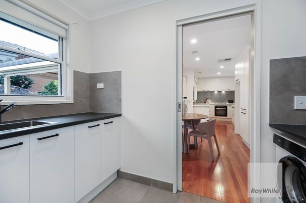 Location Perfect! - Photo 1