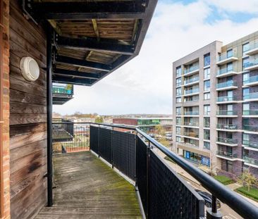 2 bedroom flat to rent - Photo 2