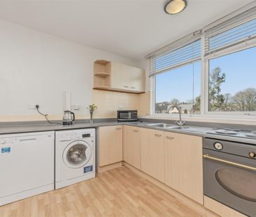 1 bed flat to rent in Free School Lane, Halifax - Photo 3