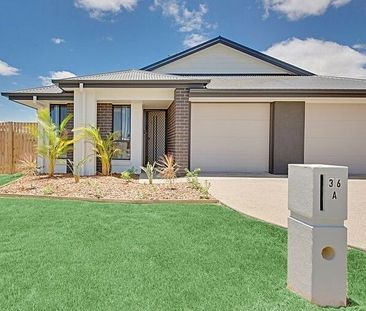 Modern 3-Bedroom Duplex - Lawn Maintenance Included - Photo 1