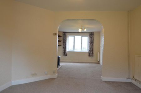3 bedroom semi-detached house to rent - Photo 5