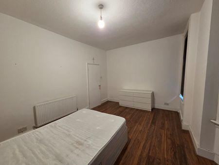 2 Bed Flat, Goodall Road, E11 - Photo 4