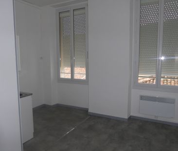 Appartement 1 pièces 18m2 MARSEILLE 6EME 447 euros - Photo 2